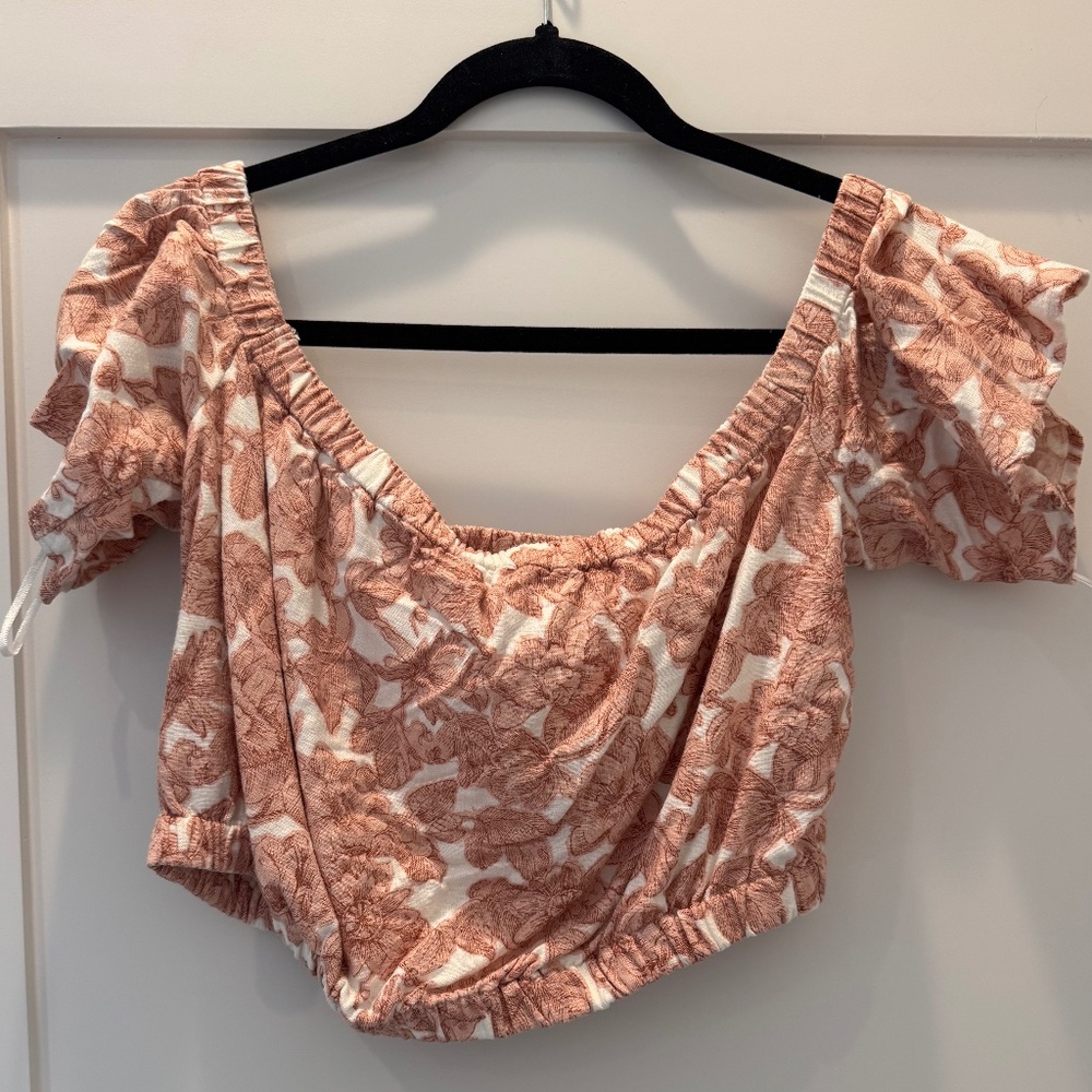 Abercrombie pink floral crop top - L